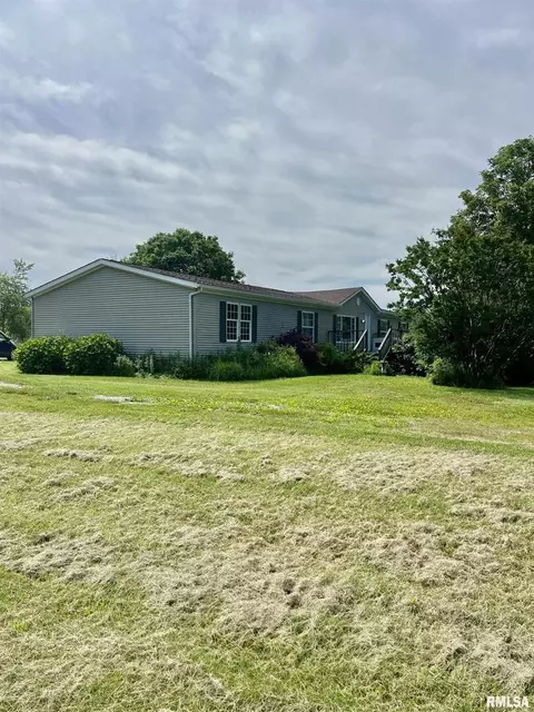 2740 Charley Good Rd, West Frankfort, IL 62896