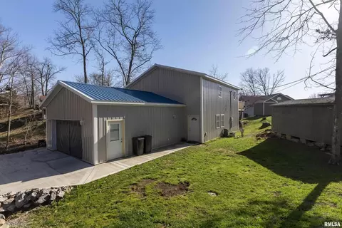 13375 Lakeview Dr, Creal Springs, IL 62922