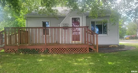 1025 N Rotan Ave, Salem, IL 62881