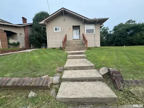 1312 E Oak St, West Frankfort, IL 62896
