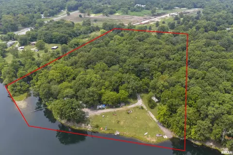 200 Chamness Rd, Elkville, IL 62932