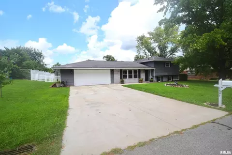 1806 Briarwood, Mount Vernon, IL 62864