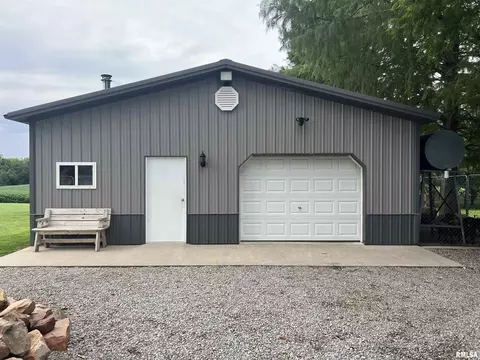 682 Mcelvain Rd, Murphysboro, IL 62966 photo 3