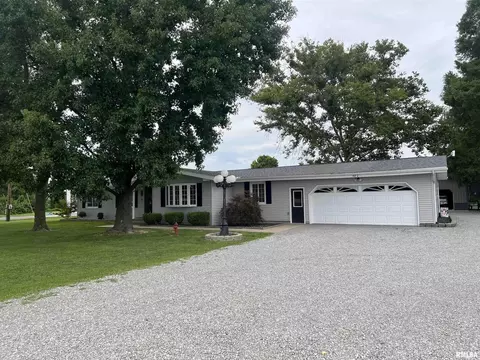 682 Mcelvain Rd, Murphysboro, IL 62966 photo 2