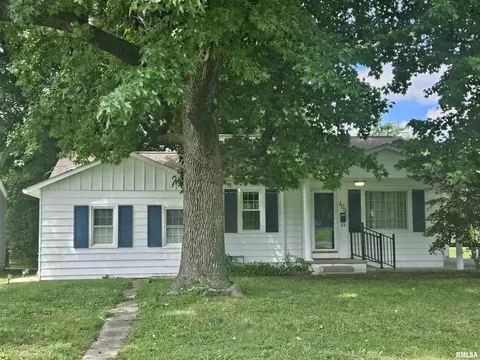 409 W 5th St, Benton, IL 62812