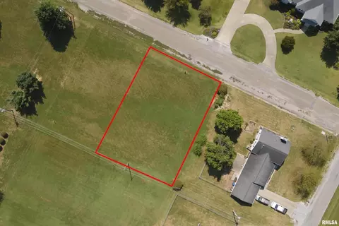 000 Eric Ln, Mcleansboro, IL 62859