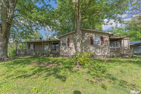 1050 Burge Rd, Centralia, IL 62801