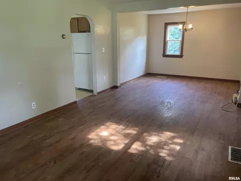 301 Anderson Ave, Centralia, IL 62801 photo 3