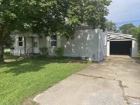 301 Anderson Ave, Centralia, IL 62801 photo 2