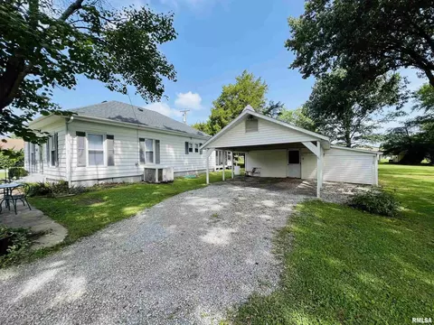 1010 Murray St, Eldorado, IL 62930 photo 5