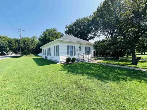 1010 Murray St, Eldorado, IL 62930 photo 3