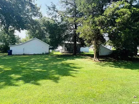 1010 Murray St, Eldorado, IL 62930 photo 10