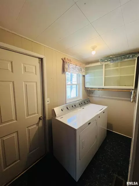 1010 Murray St, Eldorado, IL 62930 photo 24