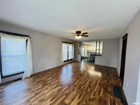 1010 Murray St, Eldorado, IL 62930 photo 19