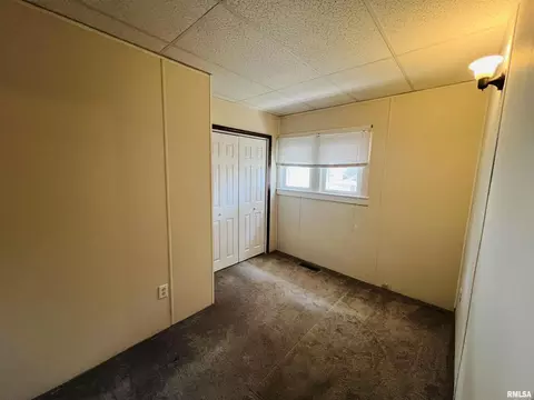 1010 Murray St, Eldorado, IL 62930 photo 23