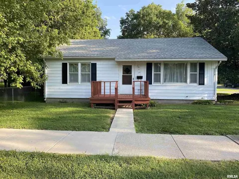 2039 Commercial Dr, Murphysboro, IL 62966