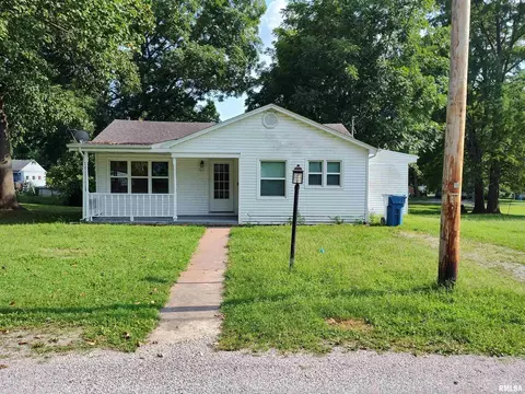 507 E Jefferson St, Mcleansboro, IL 62859