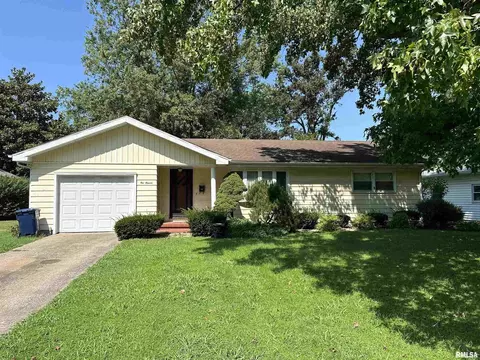 111 S 1st St, Pinckneyville, IL 62274