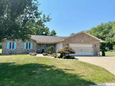909 N Emma St, West Frankfort, IL 62896