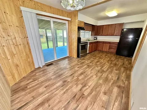 701 E 3rd St, Flora, IL 62839 photo 31