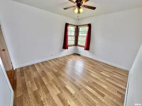 701 E 3rd St, Flora, IL 62839 photo 16