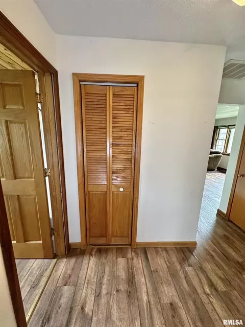 701 E 3rd St, Flora, IL 62839 photo 23