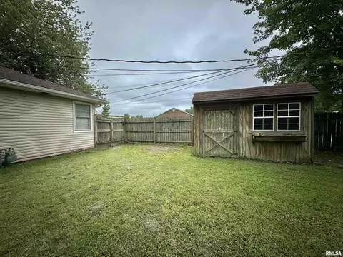 701 E 3rd St, Flora, IL 62839 photo 59