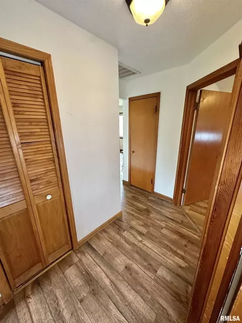 701 E 3rd St, Flora, IL 62839 photo 27