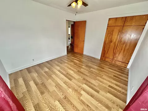 701 E 3rd St, Flora, IL 62839 photo 17