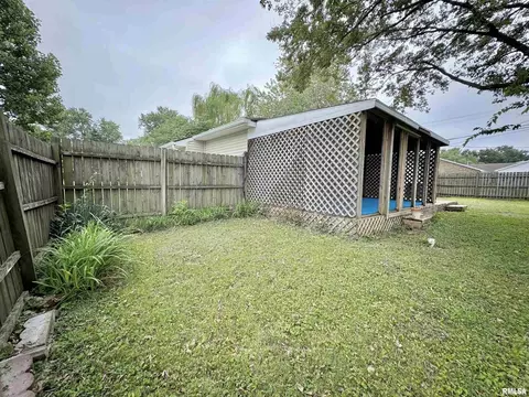701 E 3rd St, Flora, IL 62839 photo 48