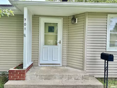 701 E 3rd St, Flora, IL 62839 photo 7
