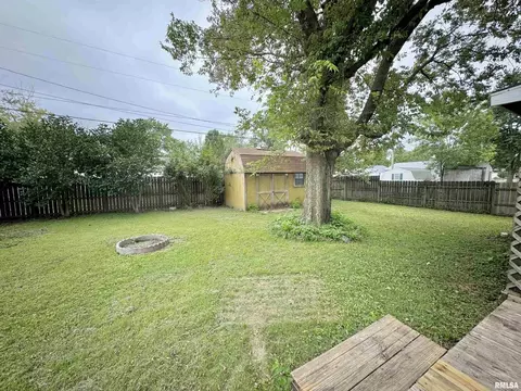 701 E 3rd St, Flora, IL 62839 photo 52