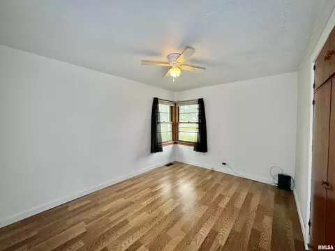 701 E 3rd St, Flora, IL 62839 photo 21