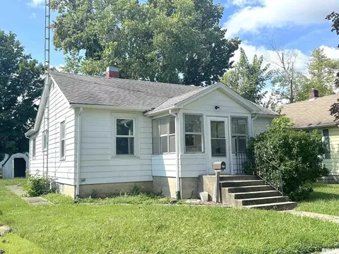 1933 Wall St, Murphysboro, IL 62966