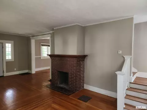 201 E Laurel St, Olney, IL 62450 photo 13