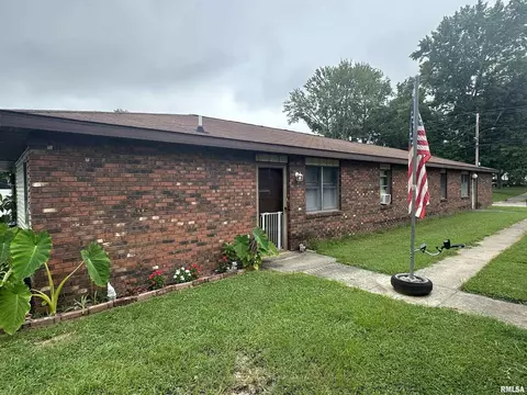 2202 S Illinois Ave #1 & 2, Murphysboro, IL 62966