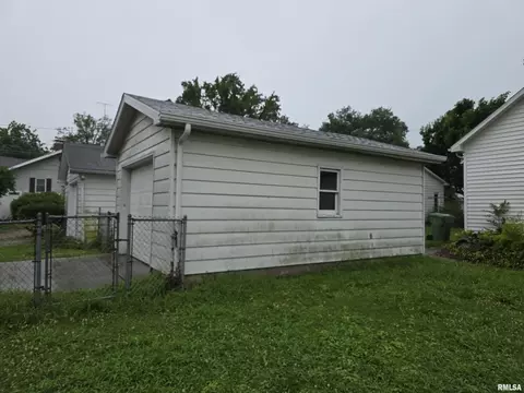 225 Cedar, Centralia, IL 62801 photo 2