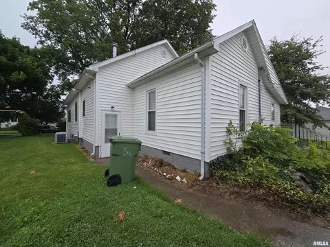 225 Cedar, Centralia, IL 62801 photo 3