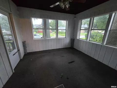 225 Cedar, Centralia, IL 62801 photo 4