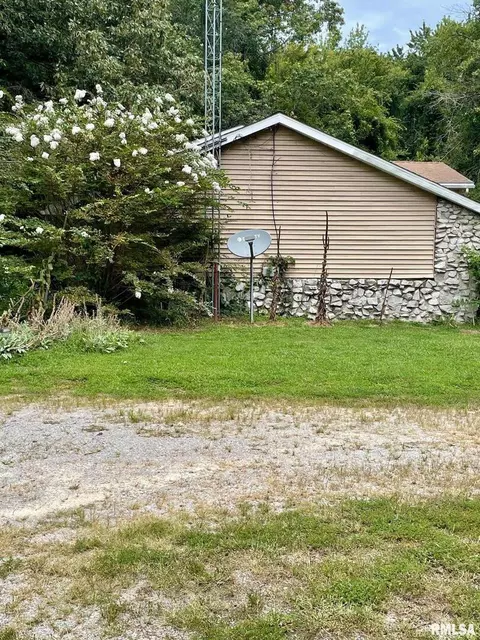 730 Golf Course Rd, Eldorado, IL 62930 photo 7