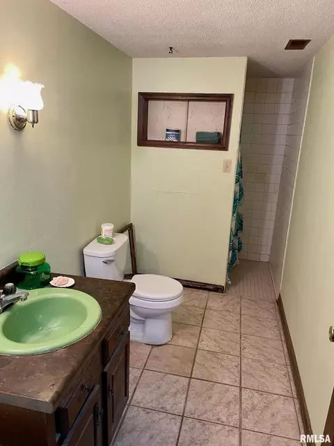 730 Golf Course Rd, Eldorado, IL 62930 photo 35