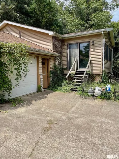 730 Golf Course Rd, Eldorado, IL 62930 photo 5