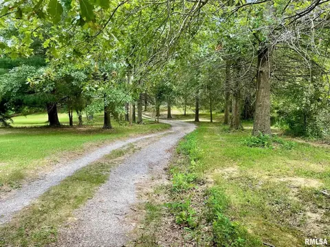 730 Golf Course Rd, Eldorado, IL 62930 photo 11