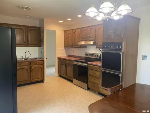 2414 Doris St, Murphysboro, IL 62966 photo 6