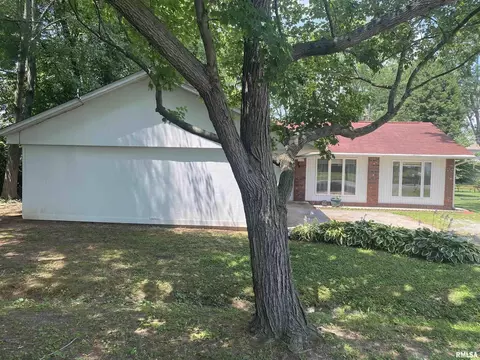 2414 Doris St, Murphysboro, IL 62966 photo 2