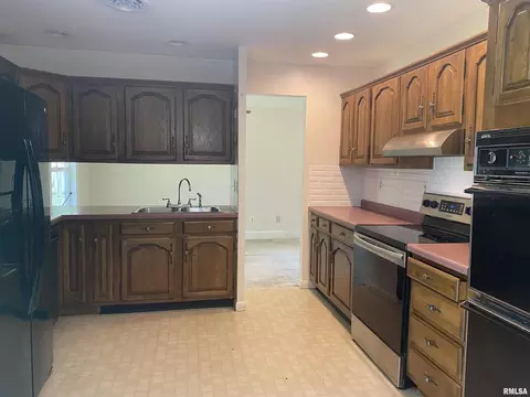 2414 Doris St, Murphysboro, IL 62966 photo 4