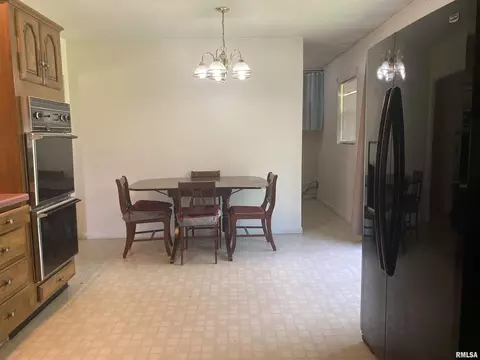 2414 Doris St, Murphysboro, IL 62966 photo 5
