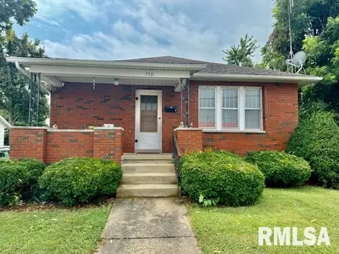 350 E Adams St, Nashville, IL 62263
