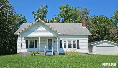 735 Country Club Rd, Centralia, IL 62801