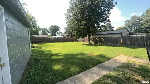 605 Election St, Benton, IL 62812 photo 6